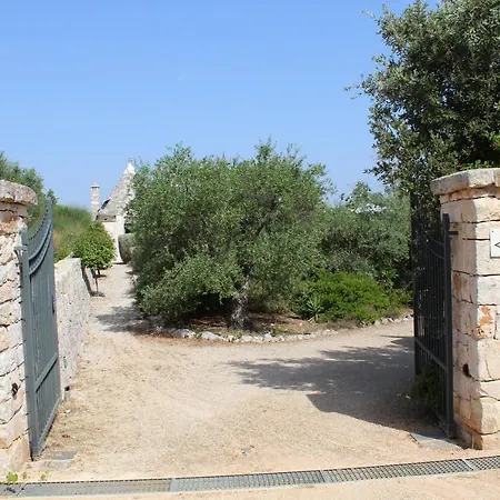 Ostuni,trullo Fiabesco Con Piscina Apartment